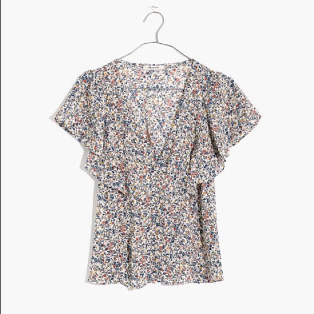 Carmelina Flutter-Sleeve Top in Blossoming Vines